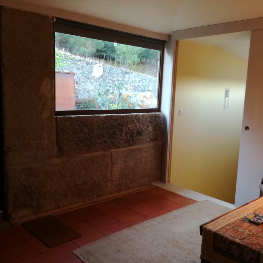 Casa Na Quinta De Valinhas Apartment Vitorino dos Piaes ภายนอก รูปภาพ