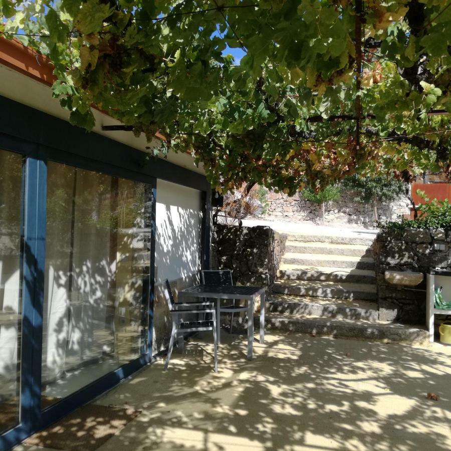 Casa Na Quinta De Valinhas Apartment Vitorino dos Piaes ภายนอก รูปภาพ