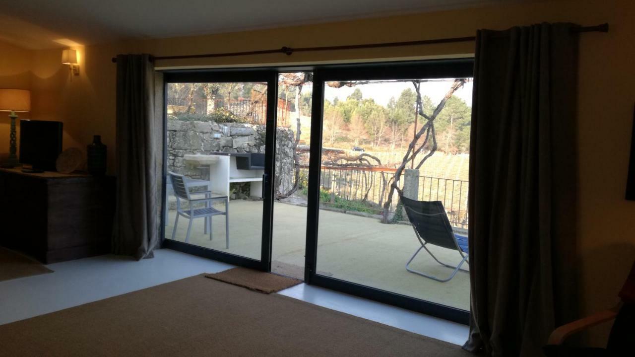 Casa Na Quinta De Valinhas Apartment Vitorino dos Piaes ภายนอก รูปภาพ